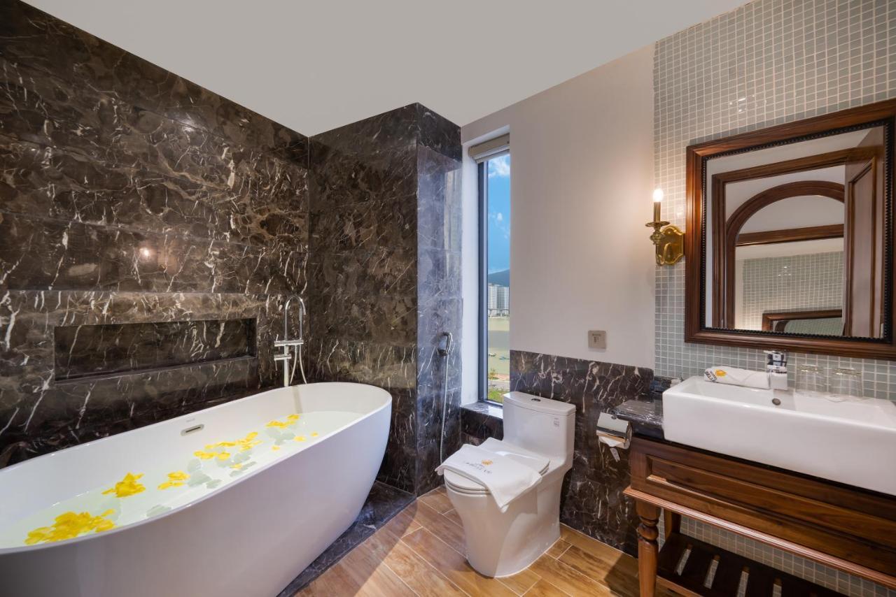 DS La Belle Vie Hotel&Suite Đà Nẵng Extérieur photo